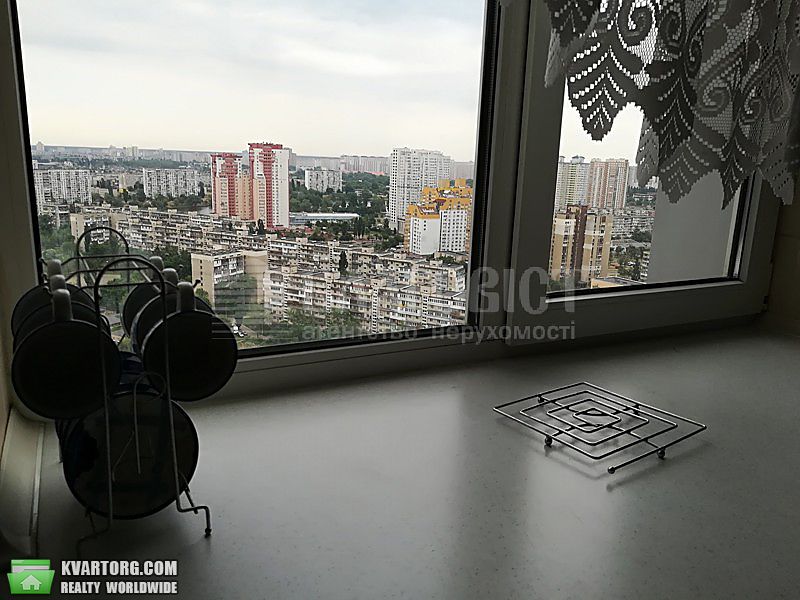 Rent out 2-room apartment. Киев,  Днепровская наб — photo 2