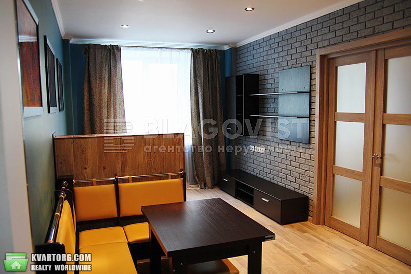 Rent out 2-room apartment. Киев,  Герцена — photo 3