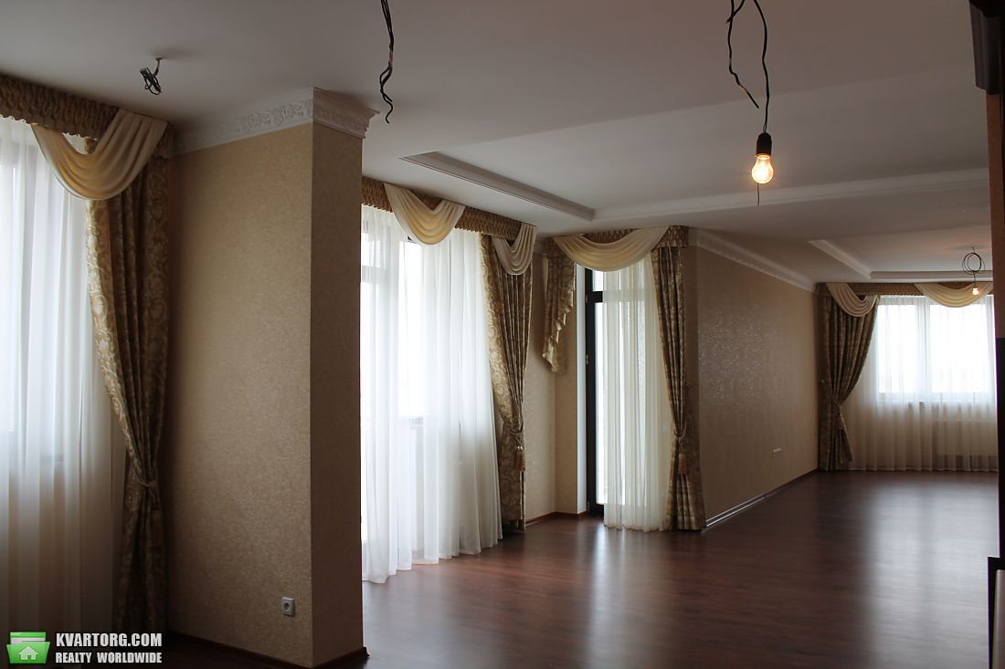 Sell 4-room apartment. Киев,  Шевченко бул — photo 1