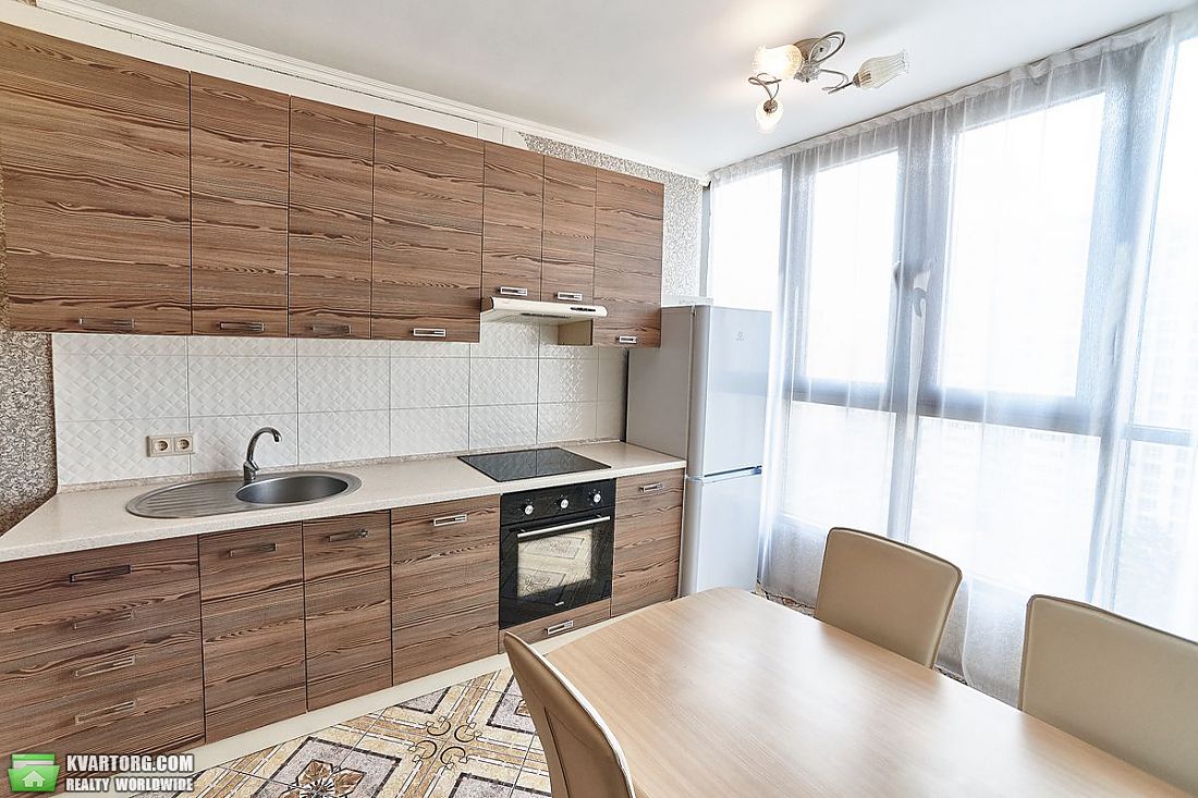 Rent out 2-room apartment. Киев,  Островского — photo 2