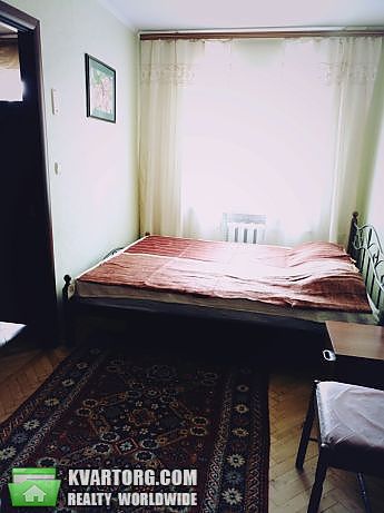 Rent out 2-room apartment. Киев, Соборности проспект — photo 3