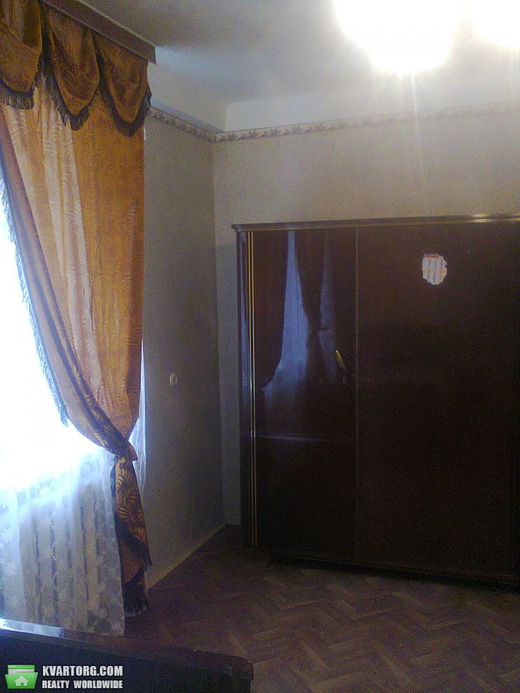 Rent out 2-room apartment. Киев,  Фрунзе Кириловская — photo 2