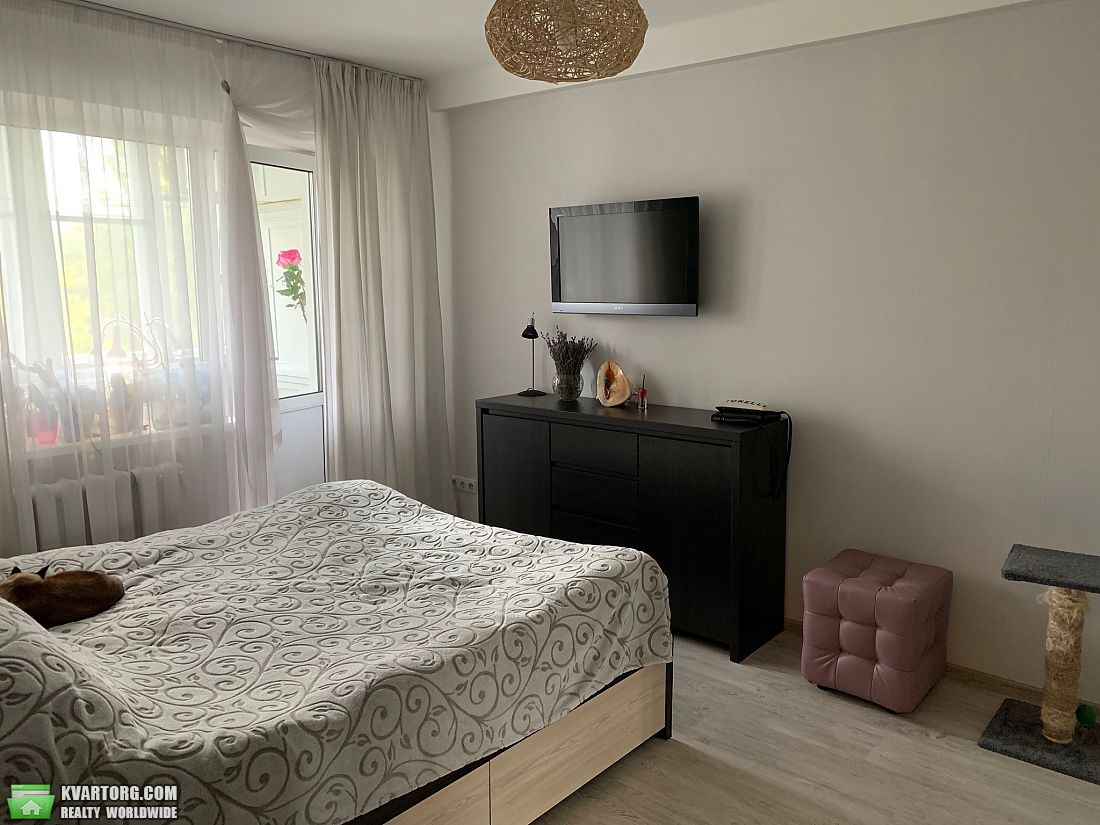Sell 1-room apartment. Киев,  Пражская — photo 1