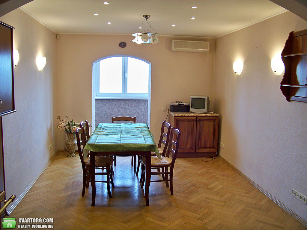 Rent out 3-room apartment. Киев,  Стадионная — photo 2