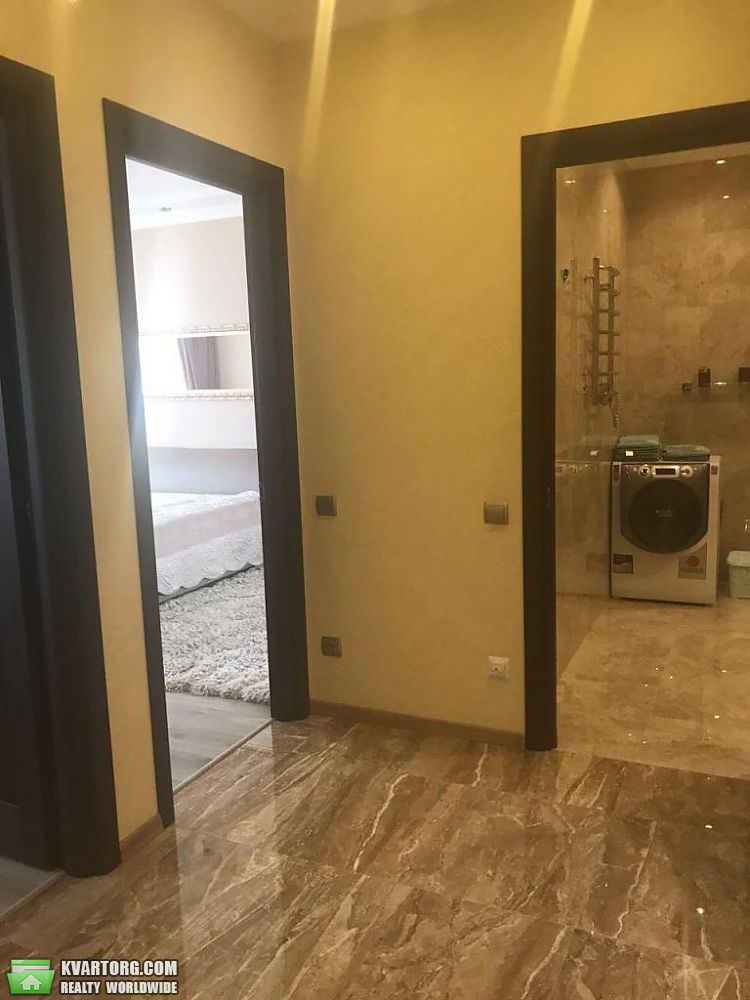 Rent out 3-room apartment. Киев,  Жилянская — photo 6