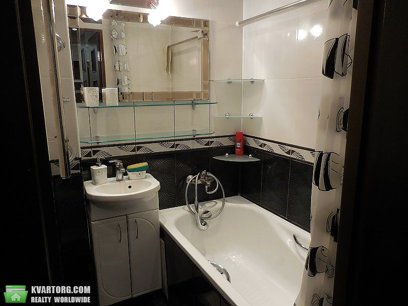 Rent out 2-room apartment. Киев,  Васильковская — photo 7