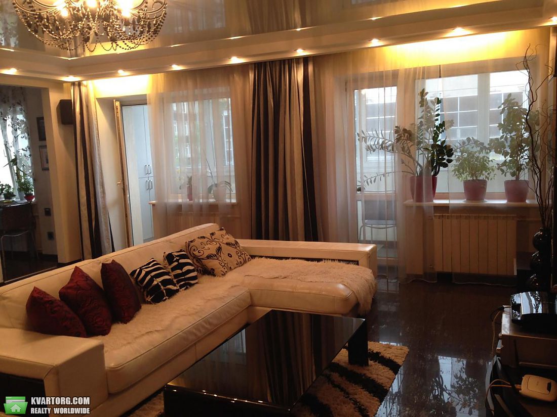 Rent out 2-room apartment. Киев,  Саксаганского — photo 1