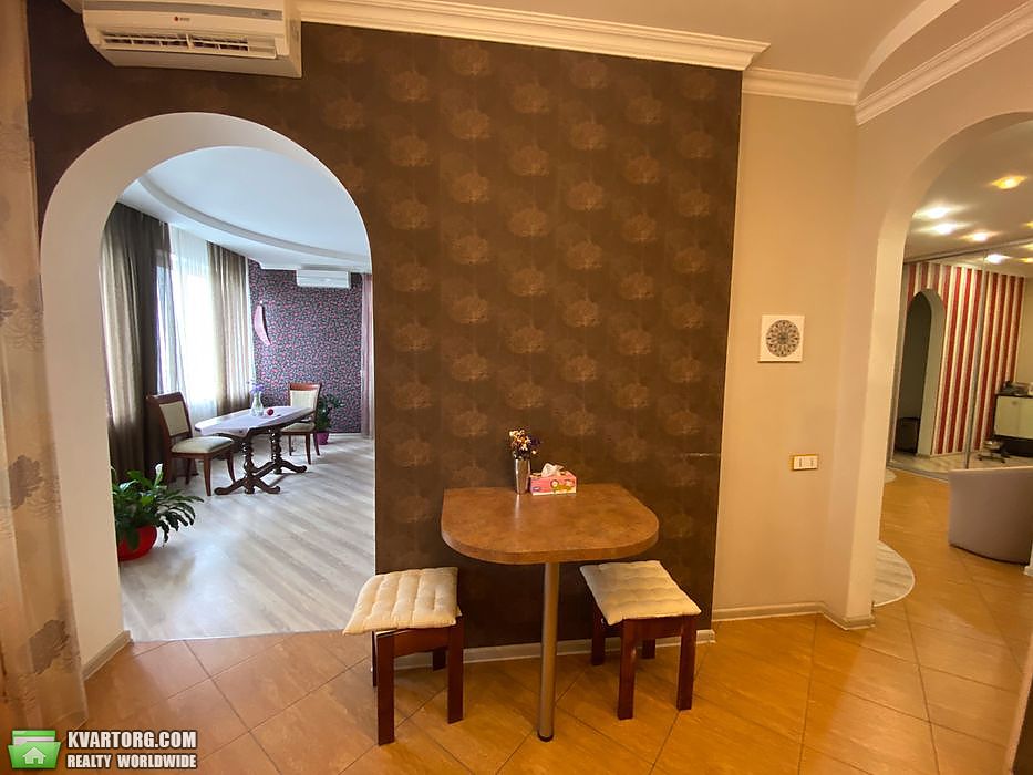 Sell 3-room apartment. Киев,  Срибнокильская — photo 10