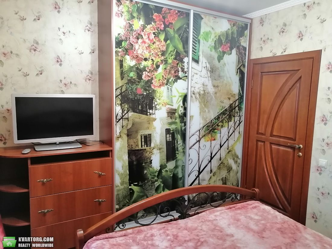 Rent out 3-room apartment. Киев,  Харьковское шоссе — photo 4