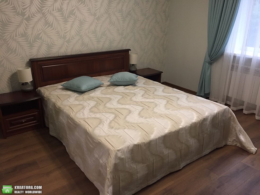 Rent out 2-room apartment. Киев,  Мечникова — photo 1