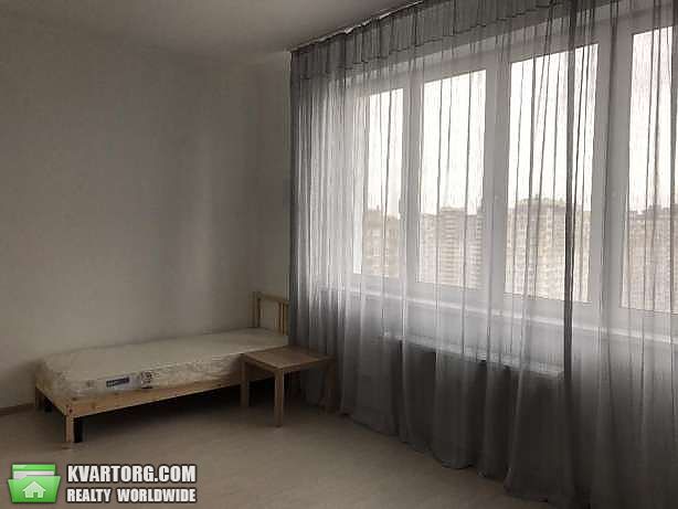 Rent out 3-room apartment. Киев,  Урловская — photo 8