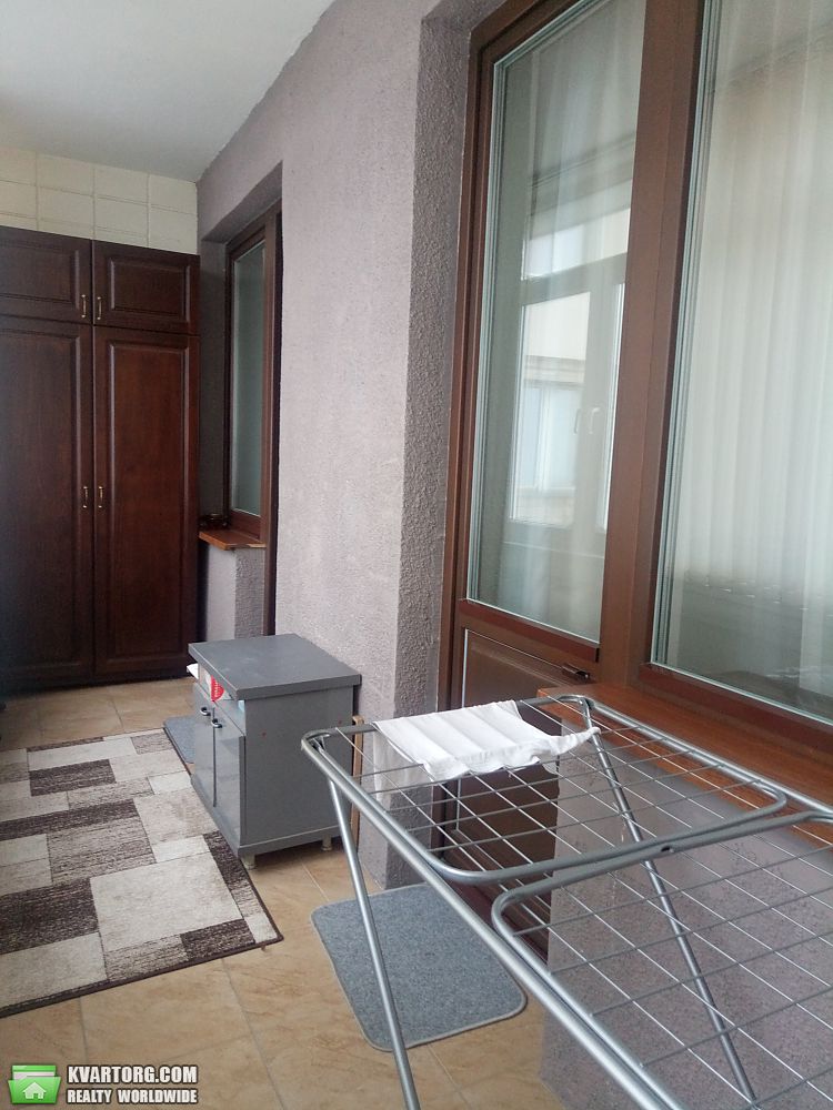 Rent out 3-room apartment. Киев,  Суворова — photo 7