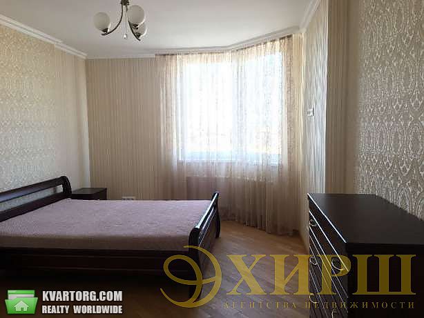 Rent out 3-room apartment. Киев,  Вильямса — photo 1