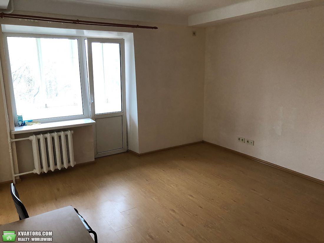Sell 2-room apartment. Киев,  Соломенская — photo 1