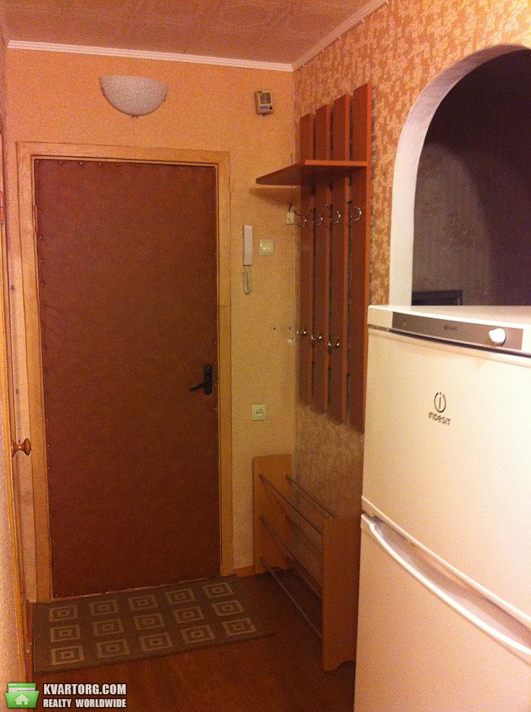 Rent out 1-room apartment. Киев,  Демиевская — photo 1