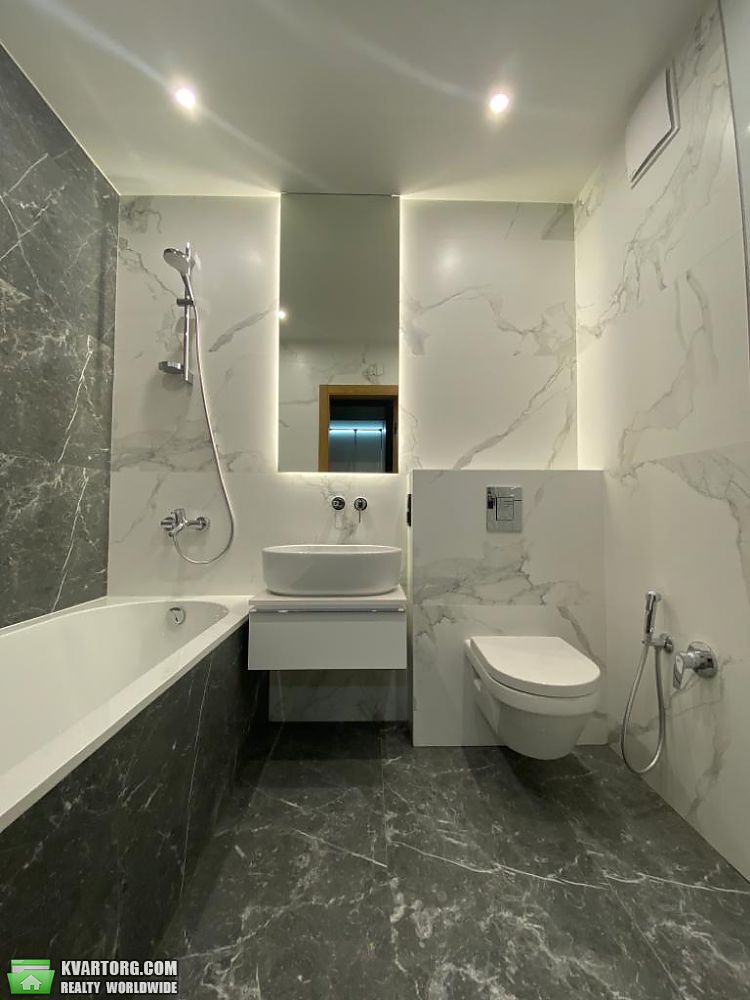 Sell 3-room apartment. Киев,  Предславинская — photo 1