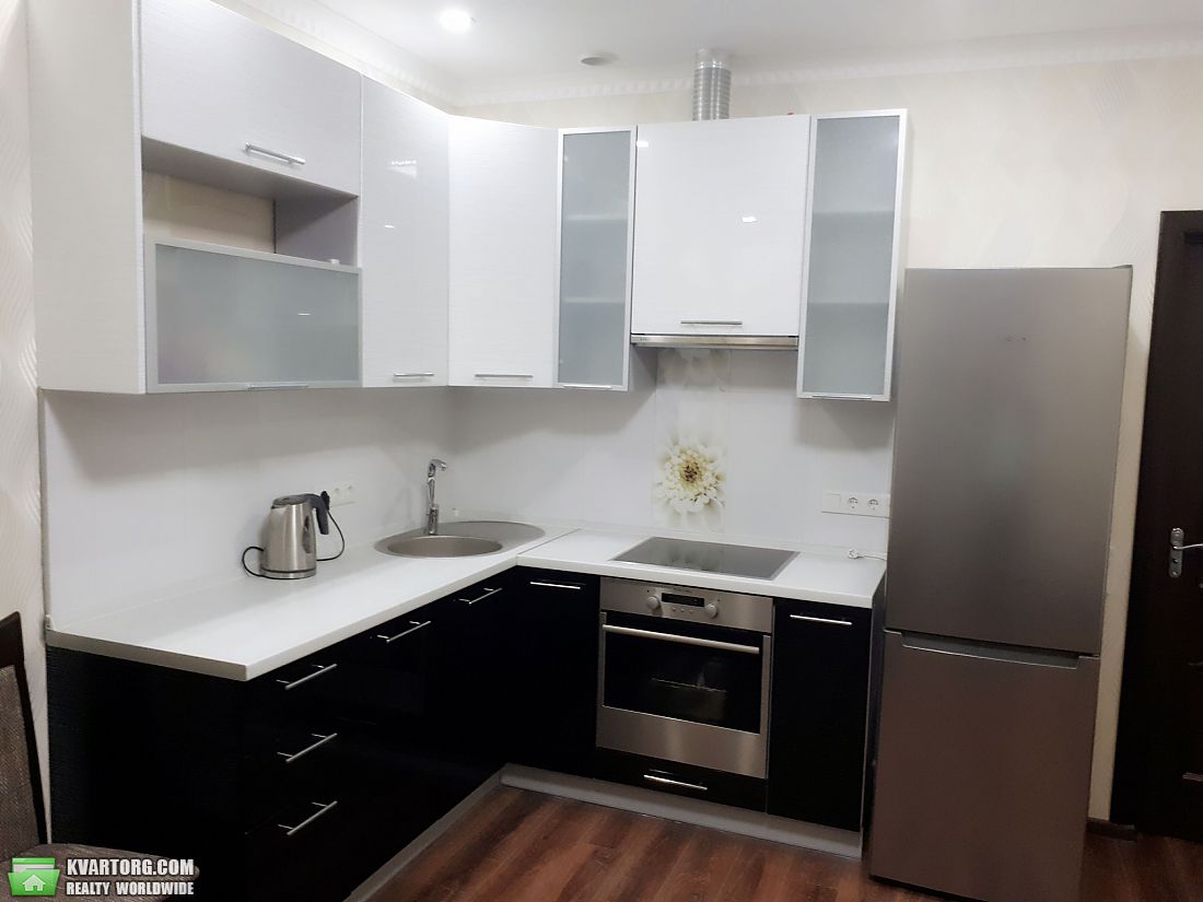 Rent out 1-room apartment. Киев, Успешная — photo 1
