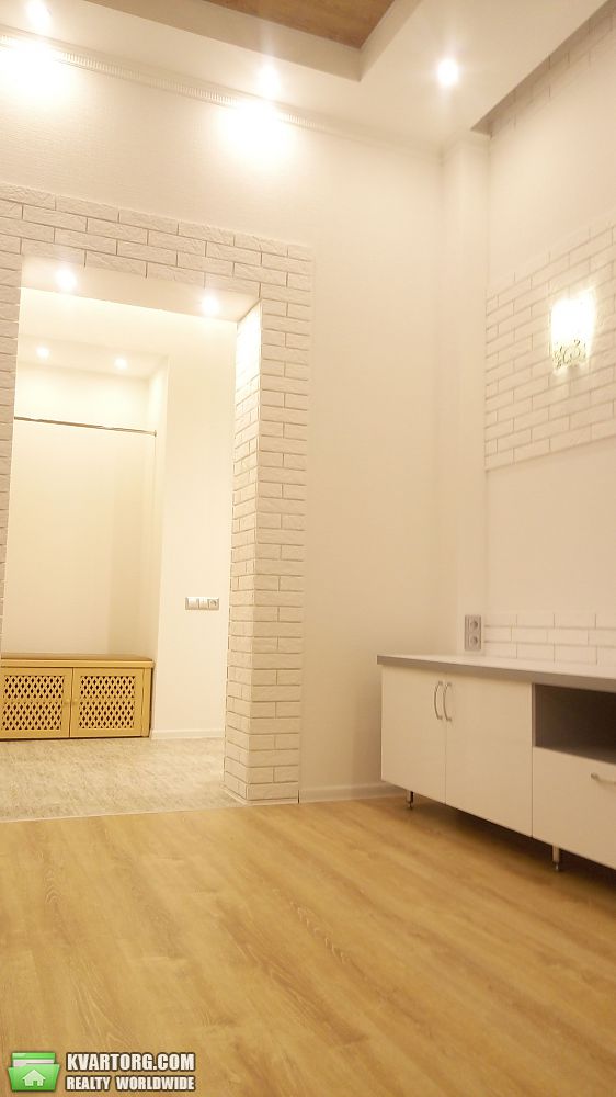 Rent out 2-room apartment. Киев,  Михайловская — photo 2