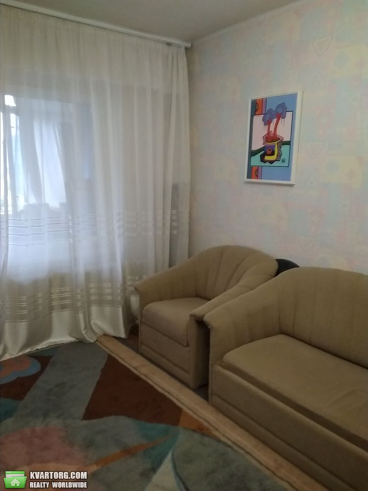 Rent out 3-room apartment. Киев,  Котовского — photo 2