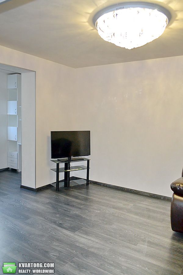 Rent out 2-room apartment. Днепропетровск,  Мира пр — photo 4