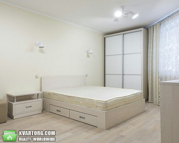 Sell 3-room apartment. Киев, Комарова пр — photo 1