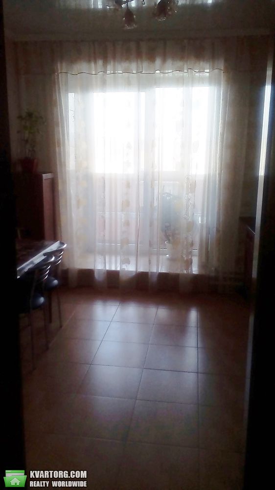 Rent out 2-room apartment. Киев,  Школьная — photo 3