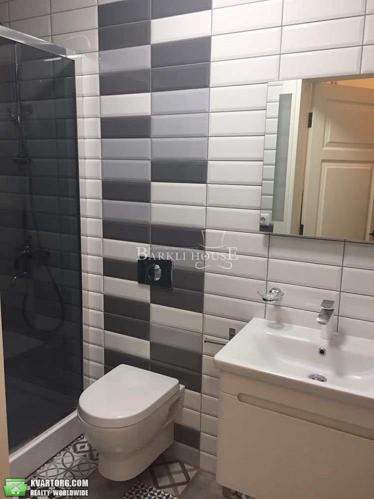 Rent out 4-room apartment. Киев,  Кравченко — photo 10