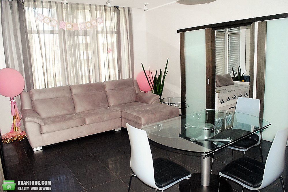 Sell 4-room apartment. Киев,  Драгомирова — photo 1