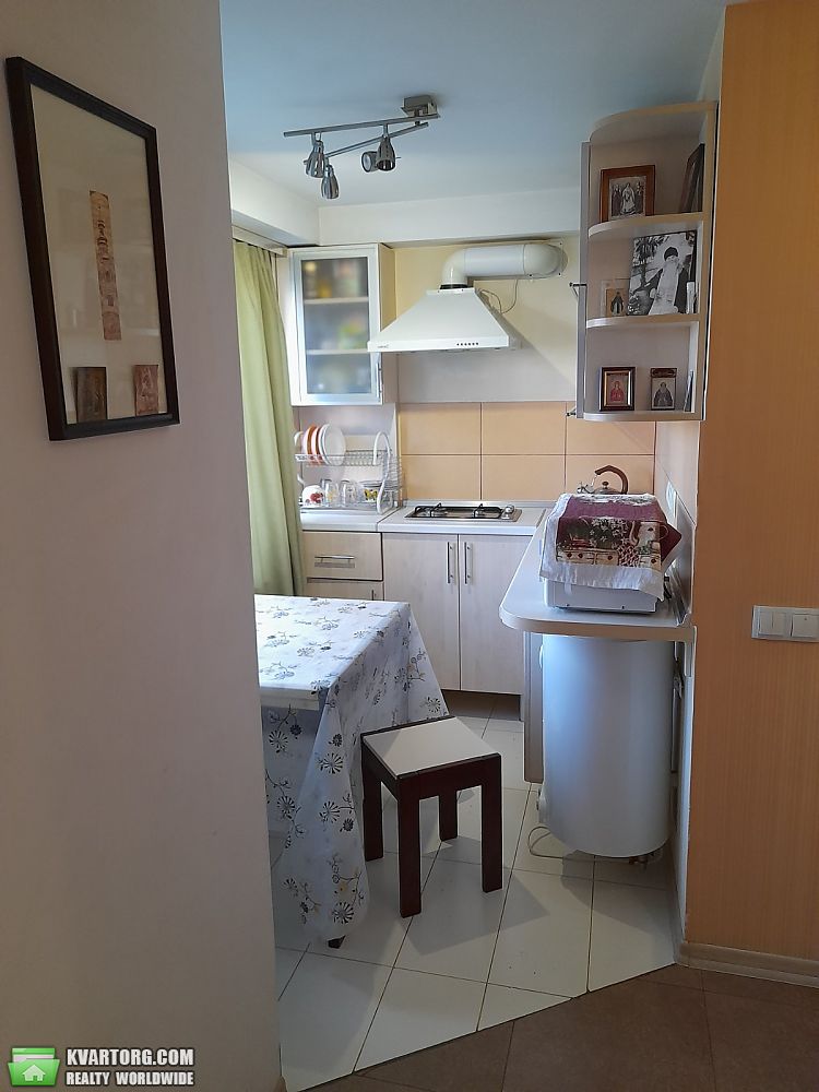Rent out 1-room apartment. Киев, Миропольская — photo 1