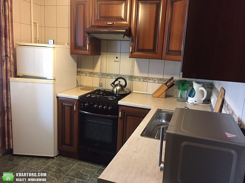 Rent out 2-room apartment. Киев,  Бучмы — photo 4