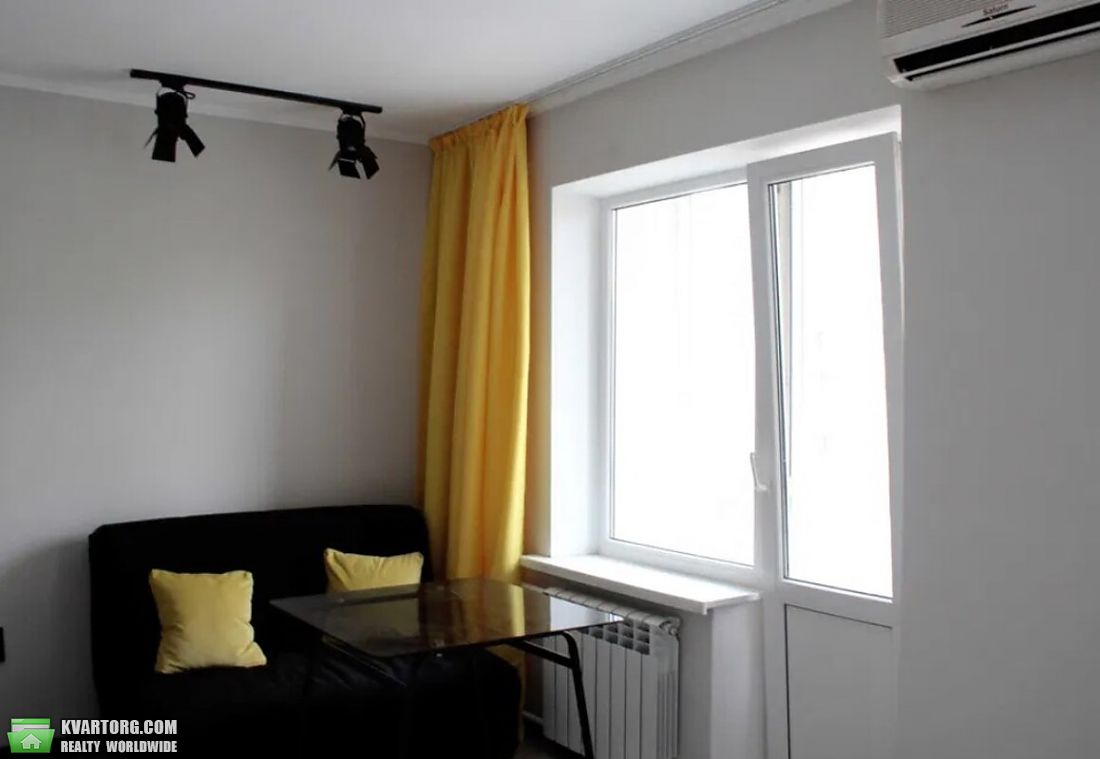 Rent out 1-room apartment. Киев, Тютюнника — photo 5