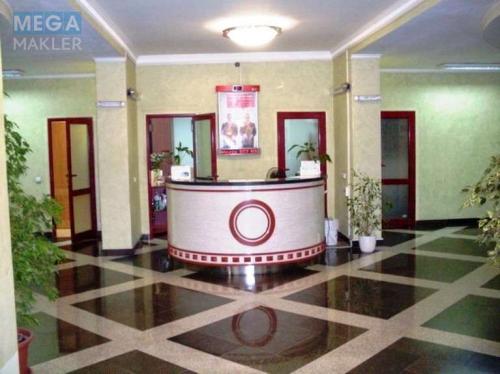 Rent out office. Киев, Саксаганского — photo 1