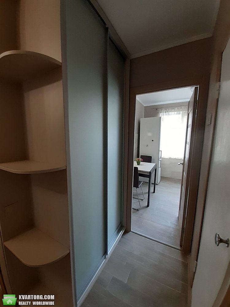 Rent out 3-room apartment. Киев, Шухевича проспект — photo 7