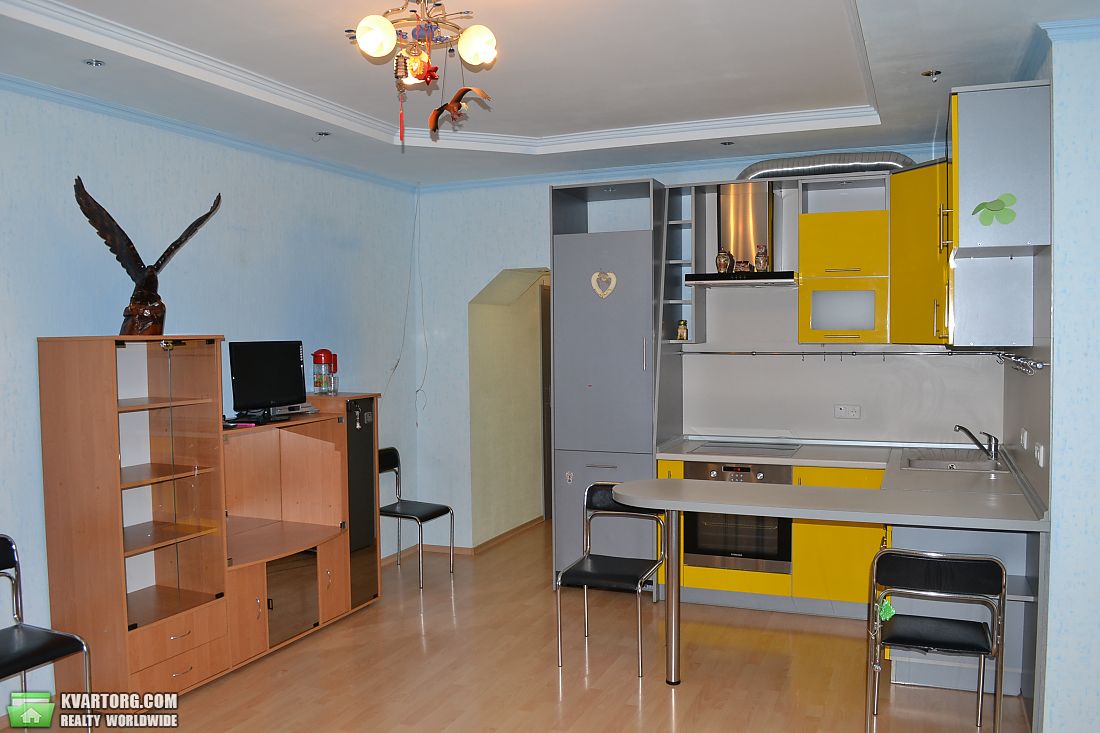 Rent out 3-room apartment. Киев, Миколи Голего — photo 2