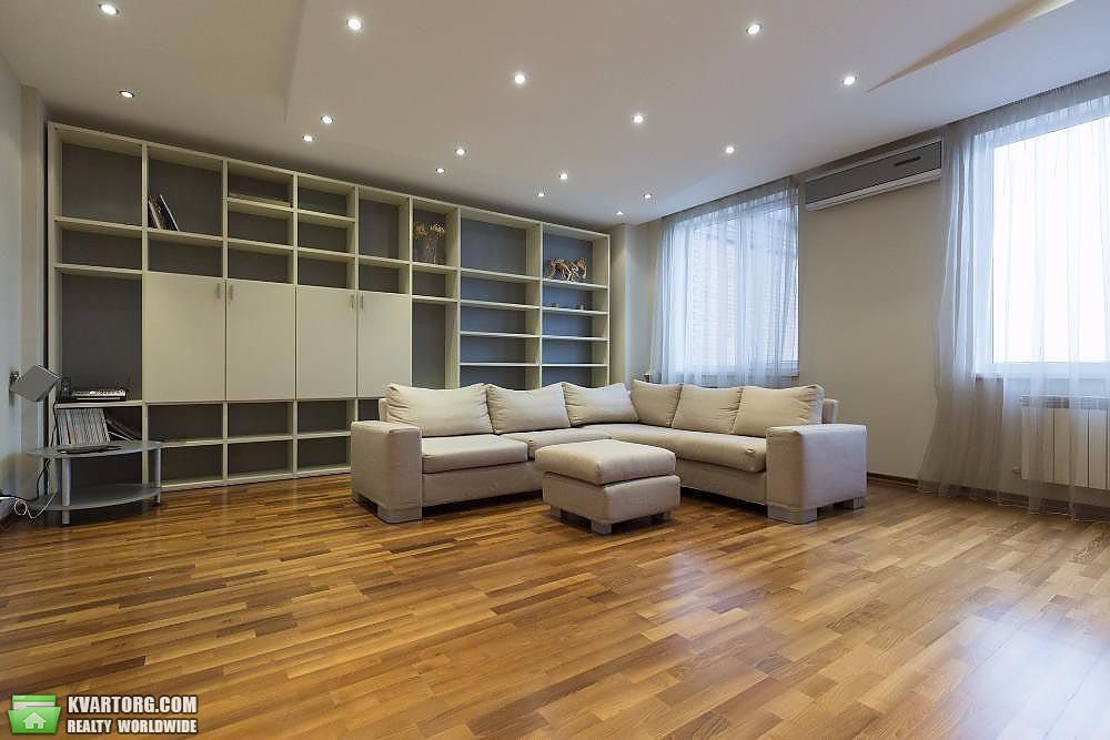 Rent out 4-room apartment. Киев,  Павловская — photo 1