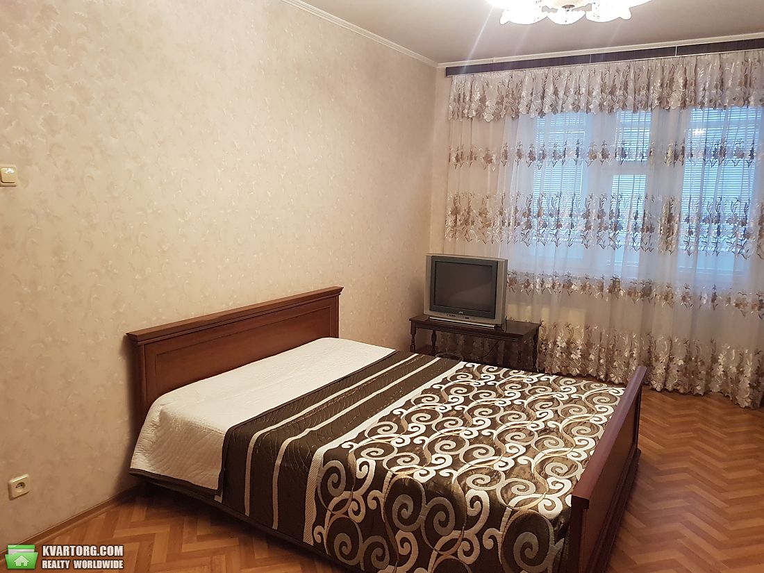 Rent out 2-room apartment. Киев,  Срибнокильская — photo 4