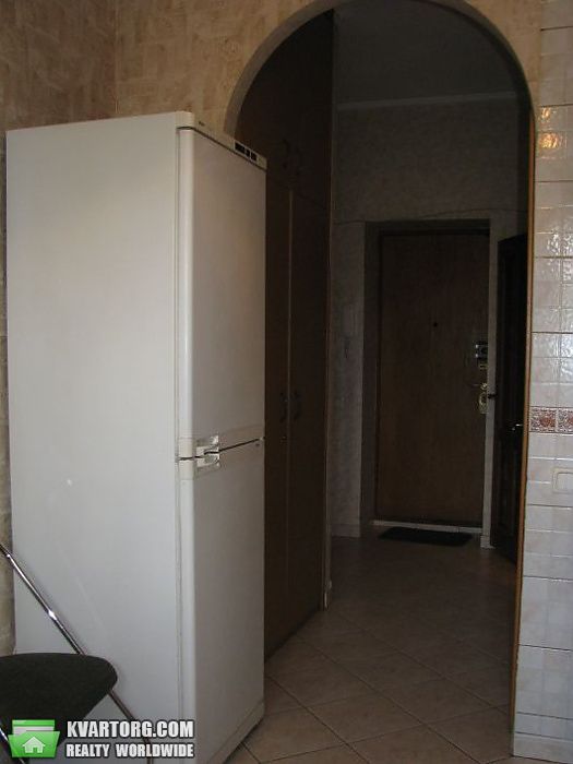 Rent out 2-room apartment. Киев, Уманская — photo 4