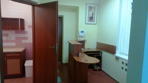 Rent out office. Киев, Лаврская 10 — photo 1