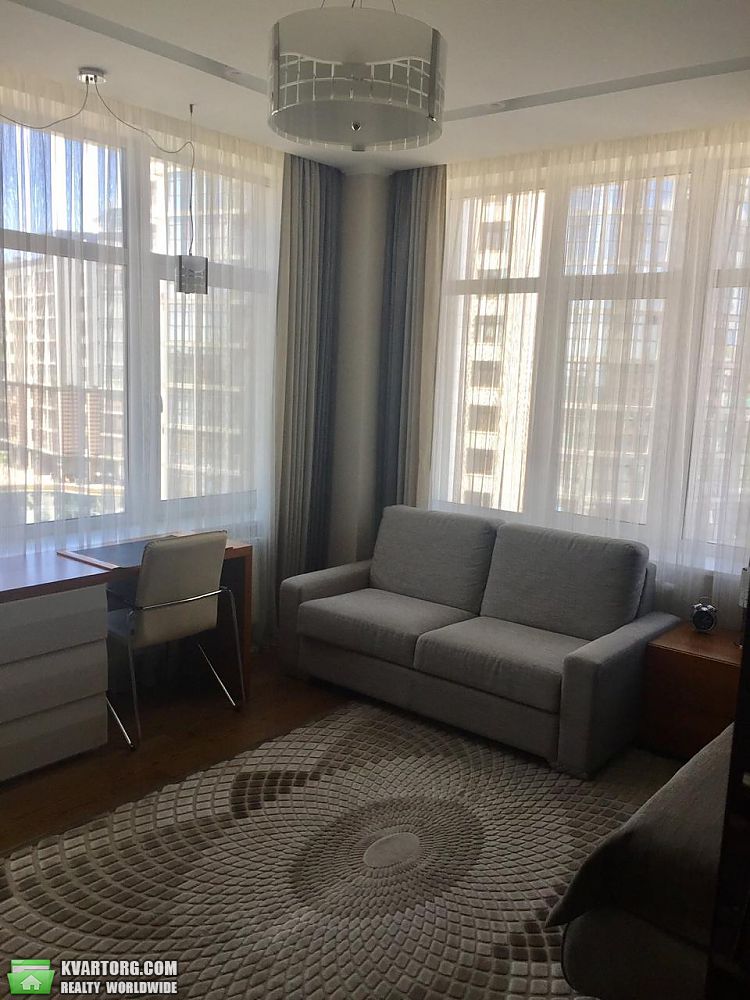 Rent out 5-room apartment. Киев, Драгомирова ул. — photo 8