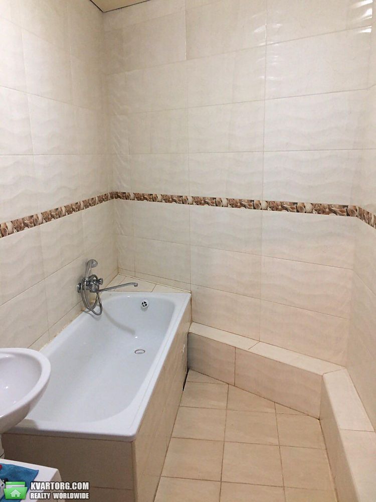 Rent out 1-room apartment. Киев,  Чавдар — photo 3