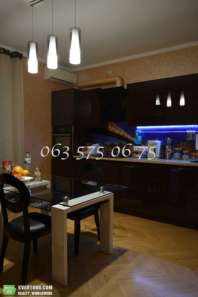 Sell 3-room apartment. Киев, Российская ул. — photo 1