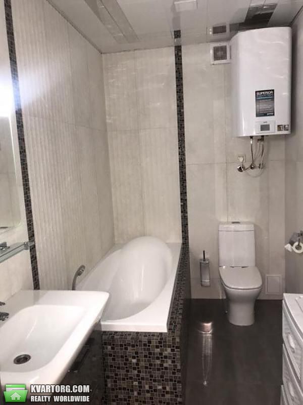 Rent out 2-room apartment. Киев, Замковецкая — photo 8