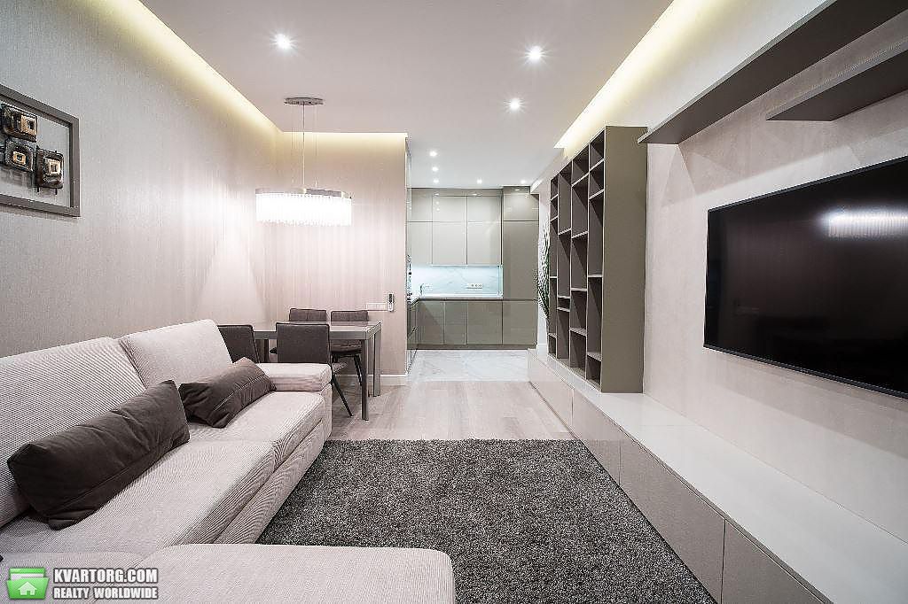 Rent out 2-room apartment. Киев,  Саксаганского — photo 2