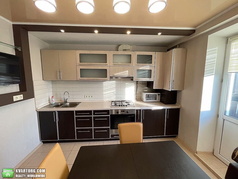Sell 1-room apartment. Киев,  Тепличная — photo 1