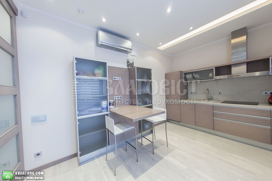 Rent out 3-room apartment. Киев,  Соломенская — photo 7