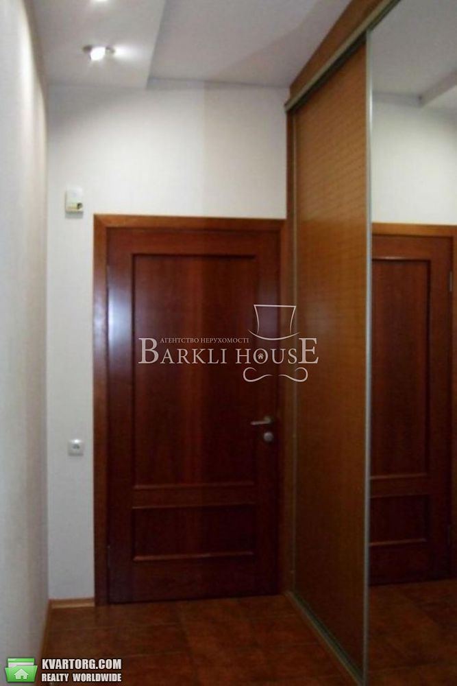 Rent out 2-room apartment. Киев,  Крещатик — photo 9