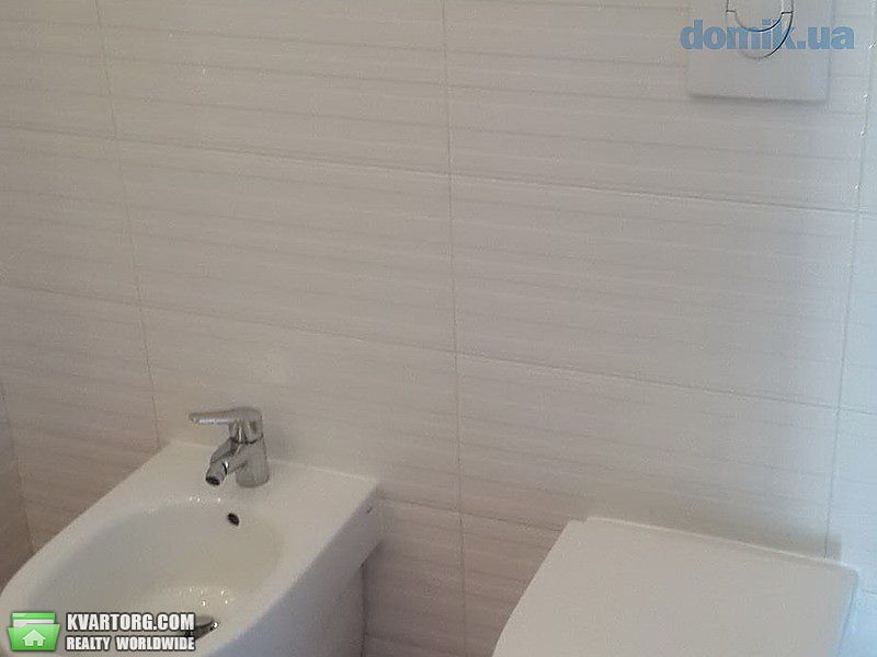 Rent out 2-room apartment. Днепропетровск, пр.Карла Макса — photo 1