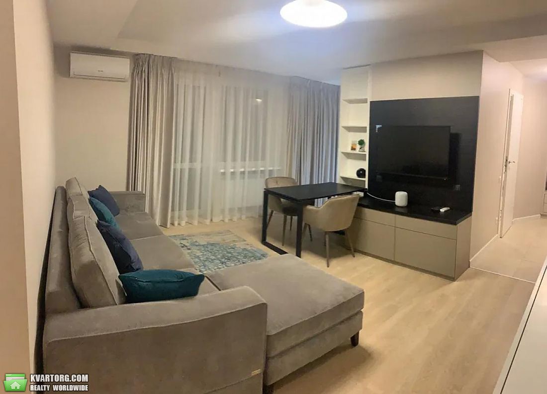 Rent out 2-room apartment. Киев,  Большая Васильковская — photo 1