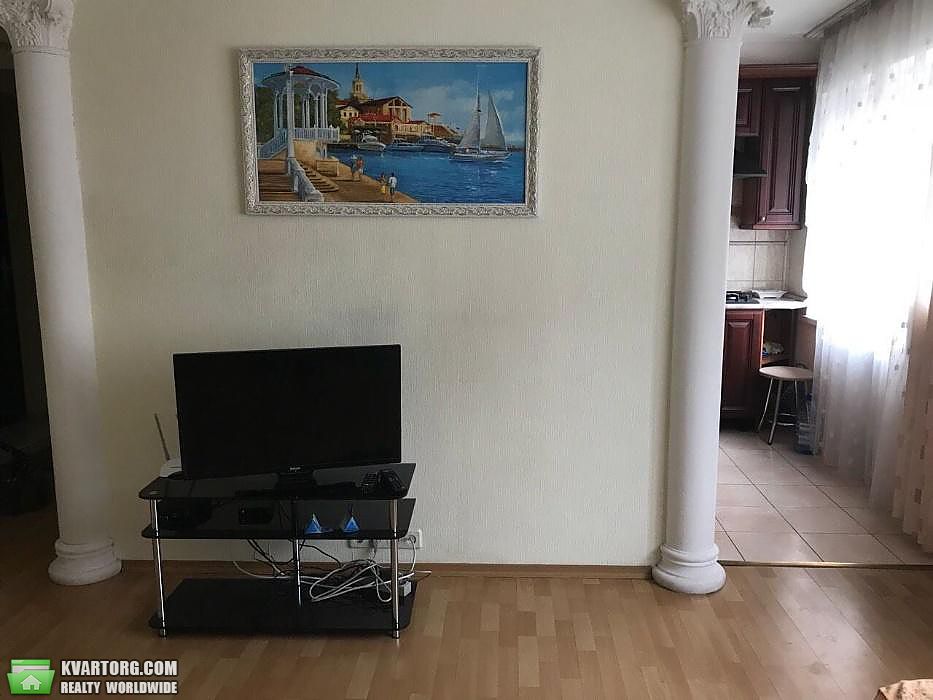 Rent out 2-room apartment. Киев,  Большая Васильковская — photo 3