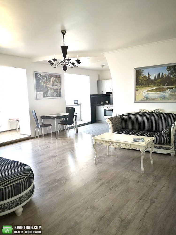 Sell 3-room apartment. Киев,  Шелковичная — photo 1